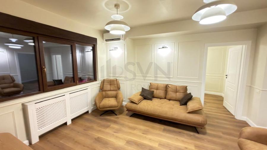 Apartament cu 3 camere decomandat, mobilat în P-ța Victoriei