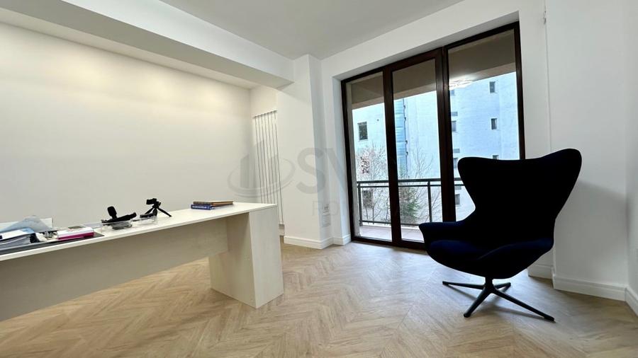 Penthouse cu 4 camere decomandat, mobilat în Kiseleff