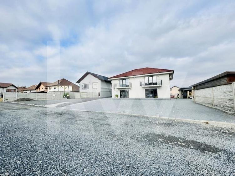 Casă individuală cu 8 camere cu Canalizare în Cisnădie