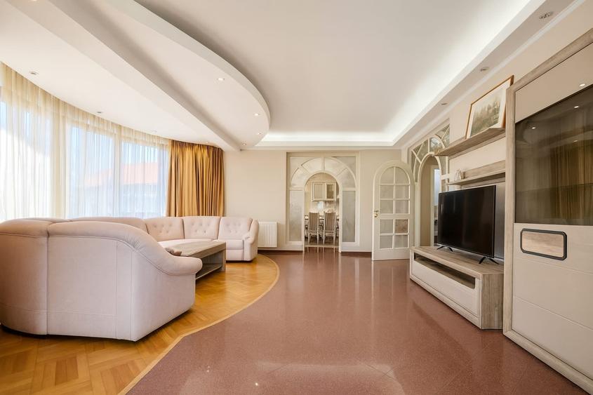 Apartament cu 3 camere semidecomandat, mobilat în Herăstrău