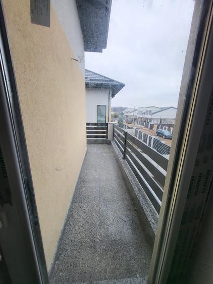 Casă individuală cu 5 camere cu Teren 373 Mp în Tunari