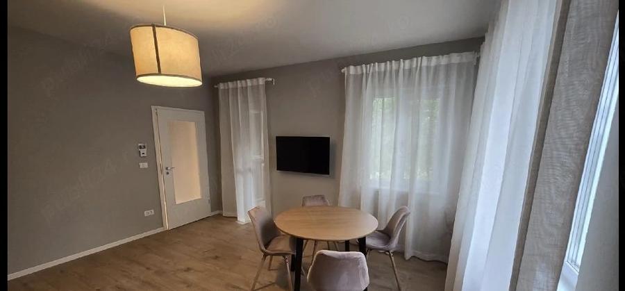 Apartament cu 2 camere decomandat în Elisabetin