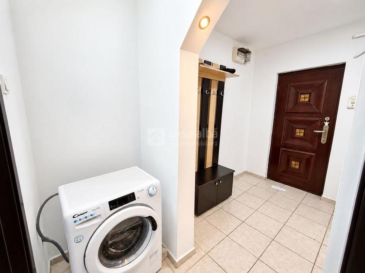 Apartament cu 2 camere decomandat, mobilat în Central