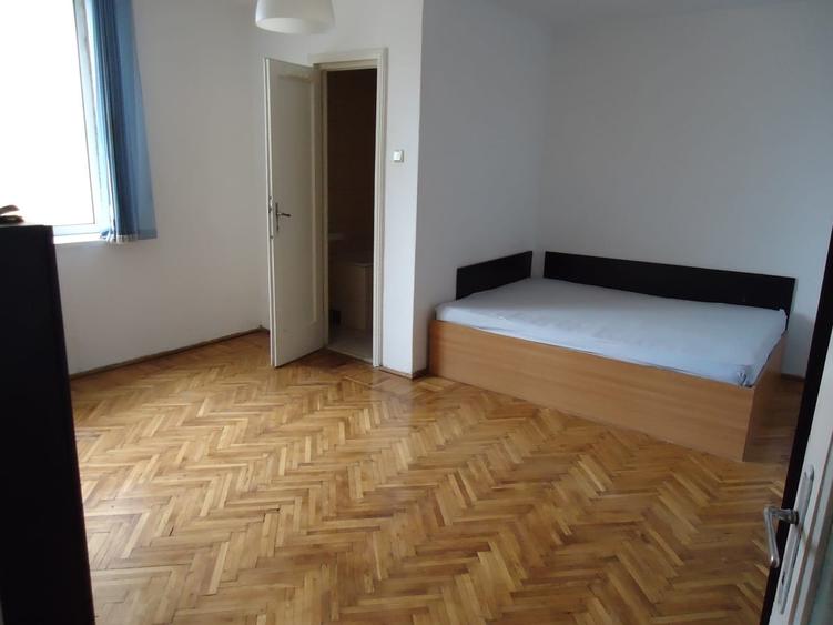 Garsonieră semidecomandată în Gara de Nord