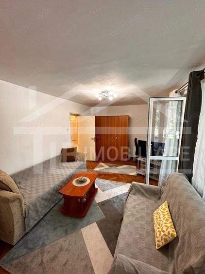 Apartament cu 3 camere decomandat în Tudor
