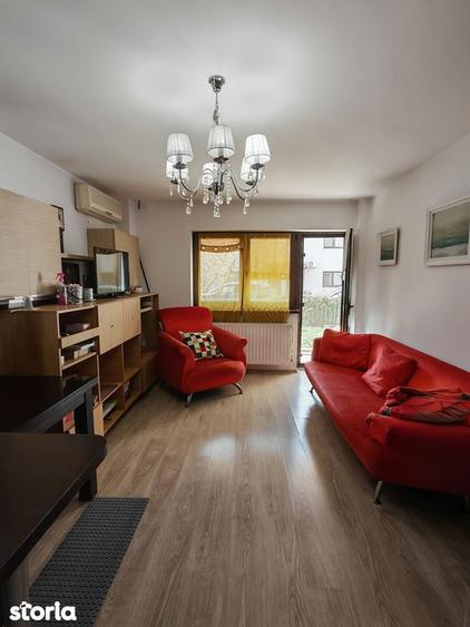 Apartament cu 3 camere decomandat în Central — fotografia 1