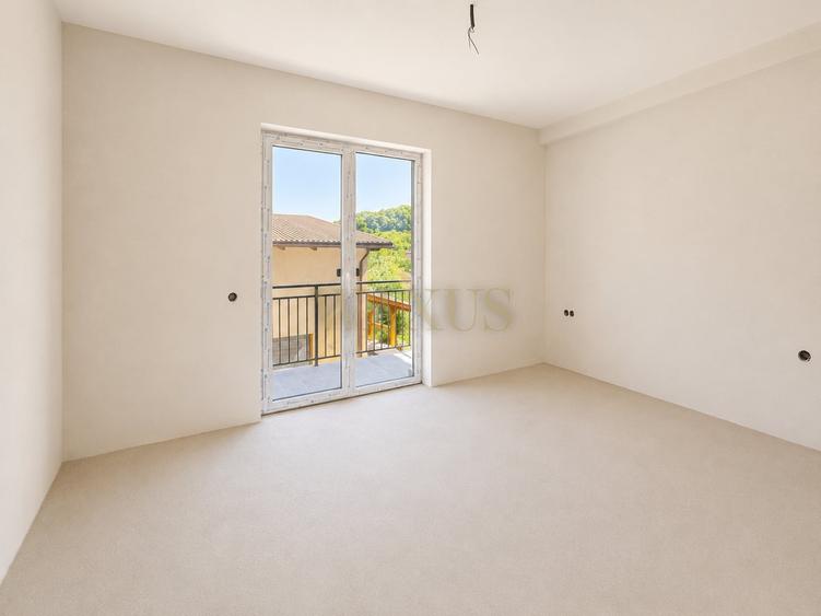 Duplex cu 4 camere cu Canalizare în Florești
