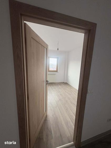 Apartament cu 3 camere decomandat în Astra