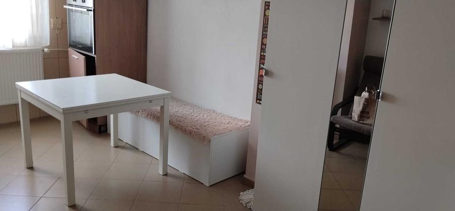 Apartament cu 2 camere semidecomandat în Dristor