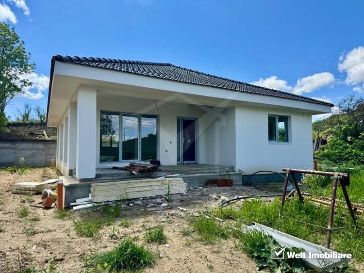 Casă individuală cu 3 camere cu Canalizare în Aiton