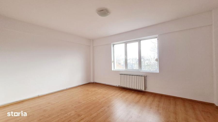 Casă cu 4 camere decomandat cu Teren 100 Mp în Crângași