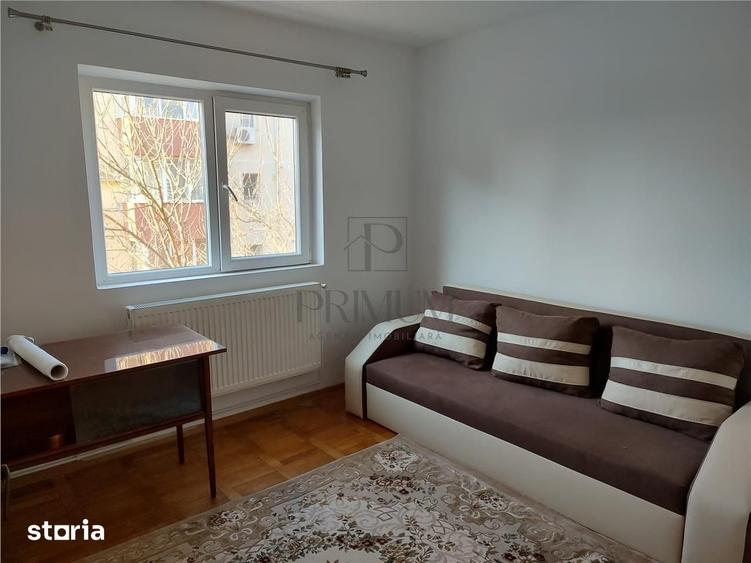 Apartament cu 4 camere decomandat în Girocului
