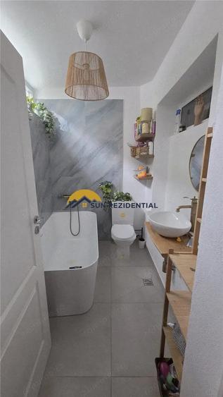 Apartament cu 6 camere, mobilat în Victoriei