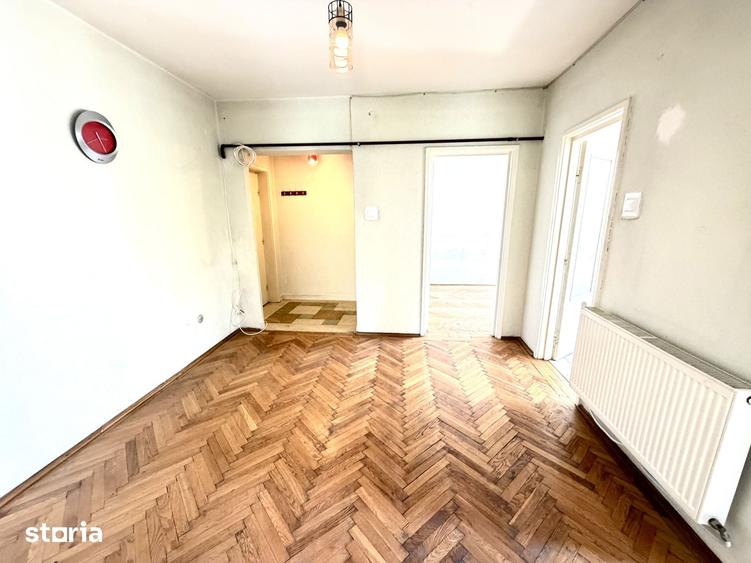 Apartament cu 3 camere decomandat în Banca Națională