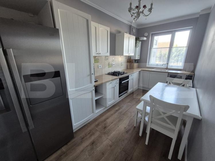 Apartament cu 3 camere decomandat, mobilat în Calea Aradului
