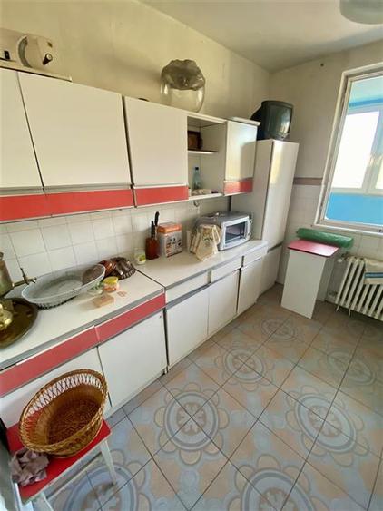 Apartament cu 3 camere decomandat în Rogerius