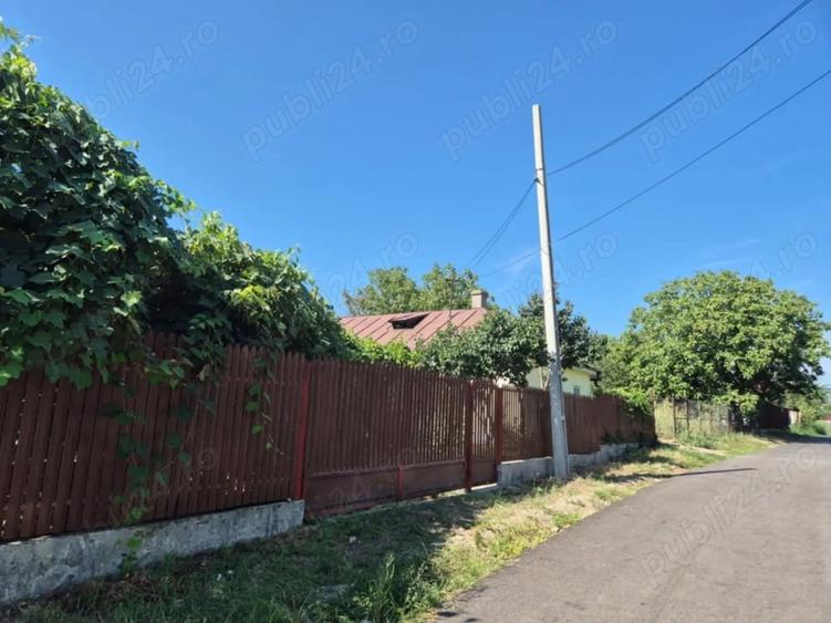Casă cu 3 camere cu Teren 1000 Mp în Cotești