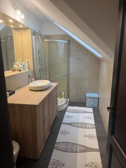 Apartament cu 4 camere, mobilat în Iris