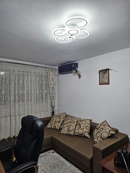 Apartament cu 2 camere semidecomandat în Titan