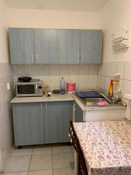 Apartament cu 3 camere semidecomandat în Exterior Vest