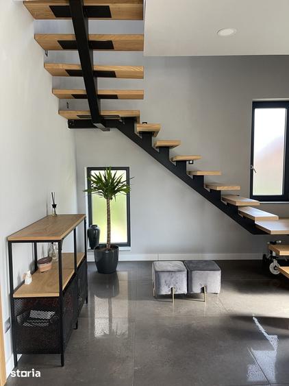 Casă cu 5 camere cu Teren 250 Mp în Tokai