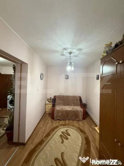 Apartament cu 3 camere nedecomandat, mobilat în Central
