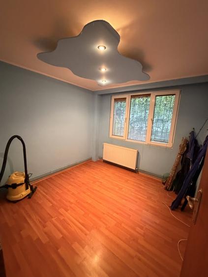 Apartament cu 3 camere semidecomandat, mobilat în Ghencea