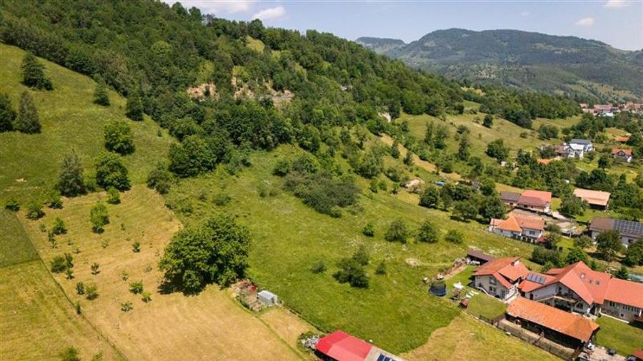 Teren Construcții intravilan de 4409 mp, în Moieciu de Jos