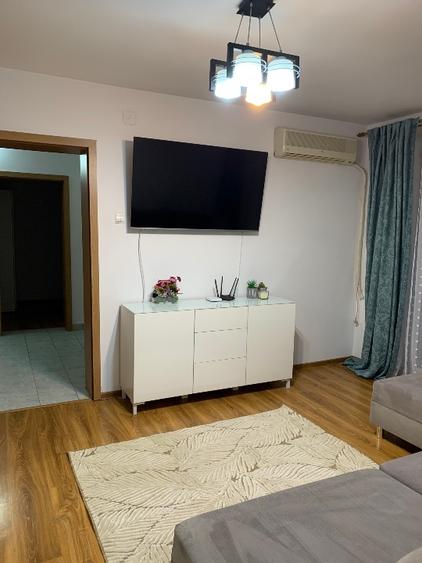 Apartament cu 3 camere semidecomandat în Take Ionescu