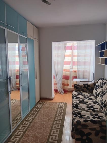 Apartament cu 3 camere decomandat, mobilat în Frumoasa