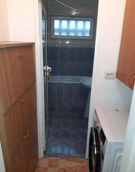 Apartament cu 3 camere decomandat, mobilat în Brâncoveanu