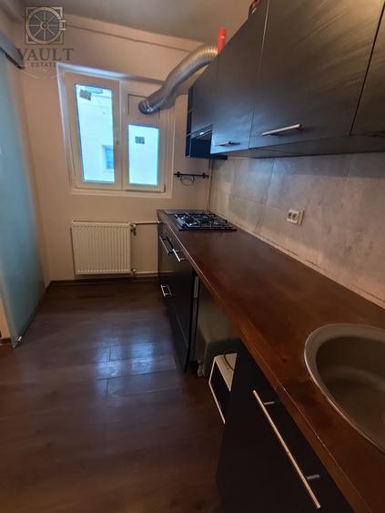 Apartament cu 3 camere decomandat, mobilat în Tineretului