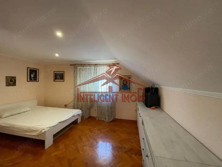 Casă cu 5 camere cu Teren 900 Mp în Hurez