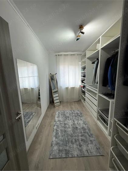 Apartament cu 3 camere decomandat în Lipovei