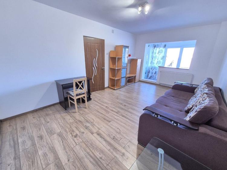 Apartament cu 2 camere decomandat în Centrul Civic