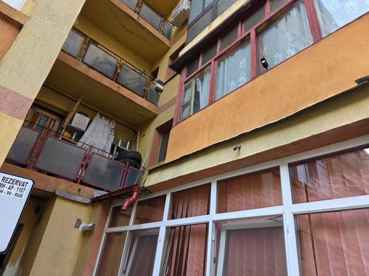 Apartament cu 2 camere decomandat în Central