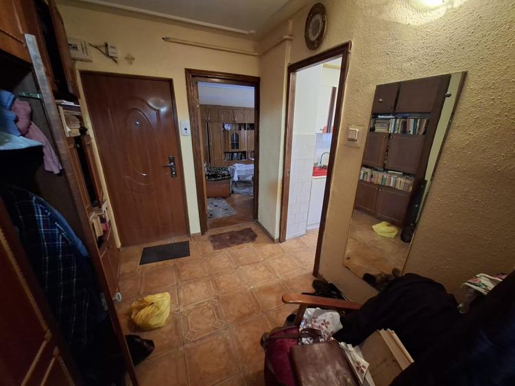 Apartament cu 2 camere decomandat, mobilat în Cug