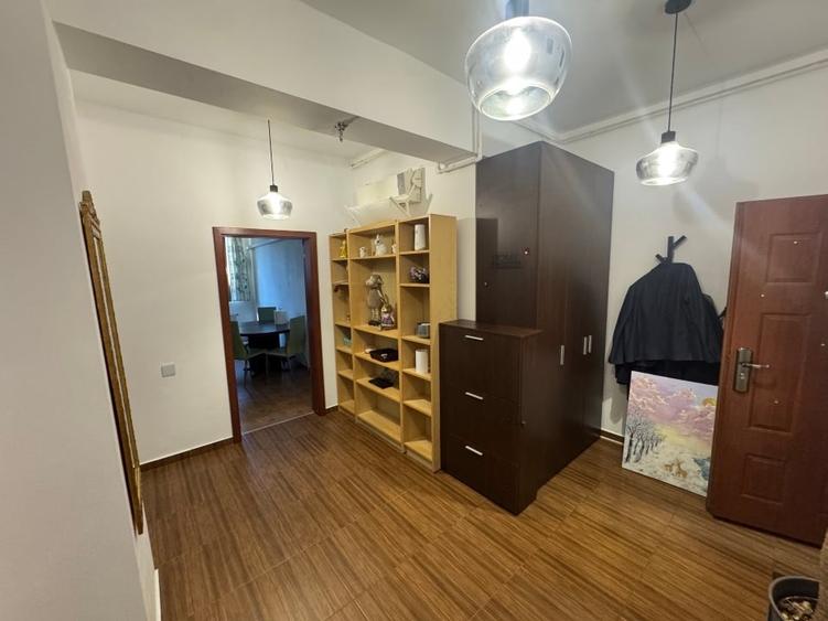 Apartament cu 2 camere decomandat, mobilat în Central