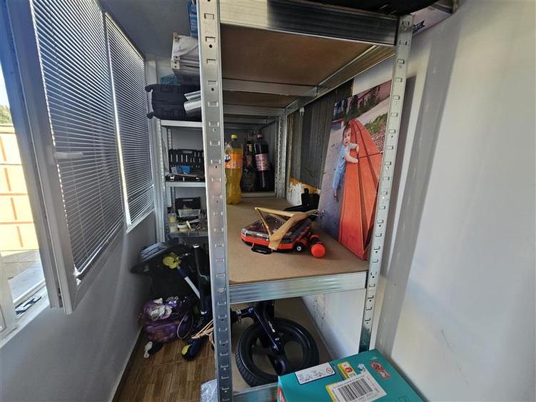 Apartament cu 3 camere decomandat, mobilat în Micro IV