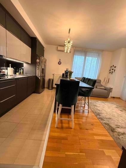 Apartament cu 4 camere decomandat, mobilat în Exterior Vest