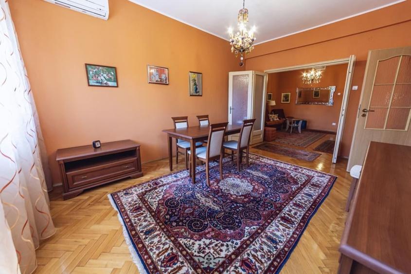 Apartament cu 4 camere decomandat, mobilat în Cișmigiu