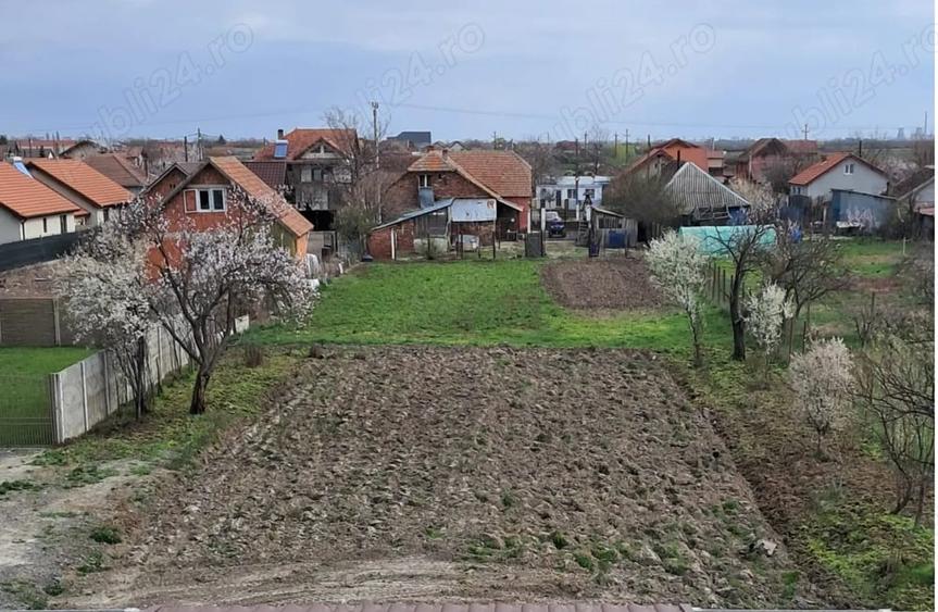 Teren de 680 mp, în Sânmihaiu Român