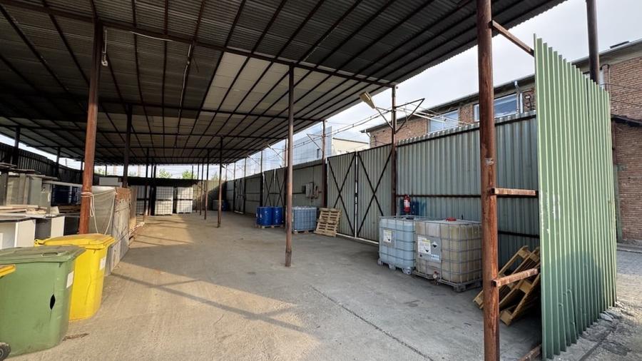 Spațiu industrial, de 1,300 mp, în Căzănești