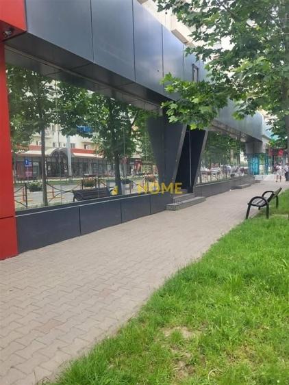 Spațiu comercial, de 350 mp, în Ultracentral