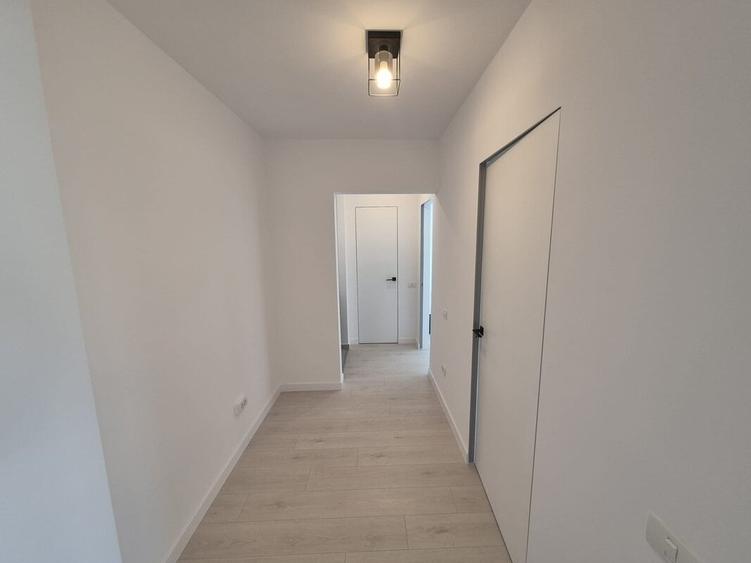Apartament cu 3 camere semidecomandat în Câmpia Libertății
