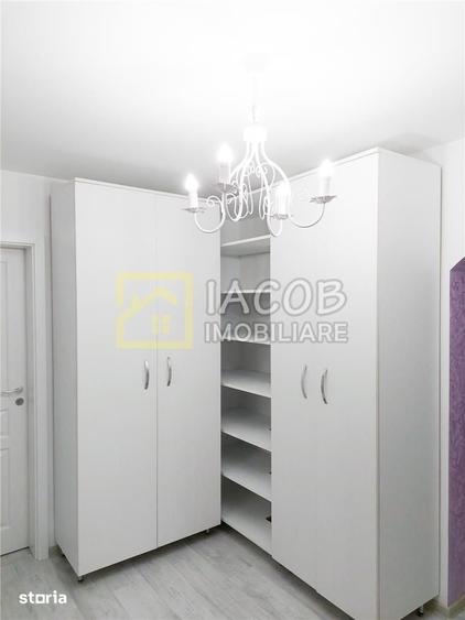 Apartament cu 3 camere decomandat în Izvoare