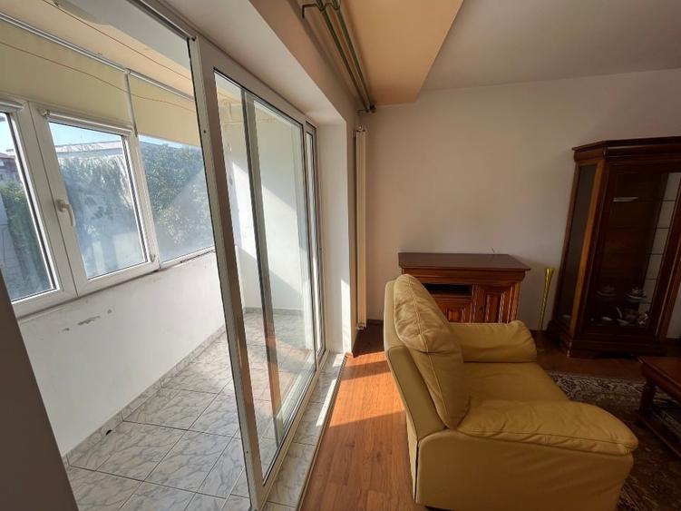 Apartament cu 4 camere decomandat, mobilat în Obor