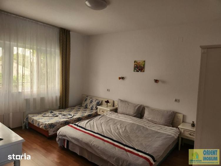 Casă cu 7 camere cu Teren 300 Mp în Nord
