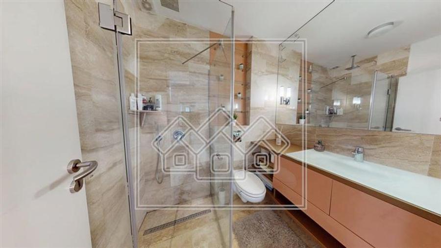 Apartament cu 3 camere decomandat în Șelimbăr