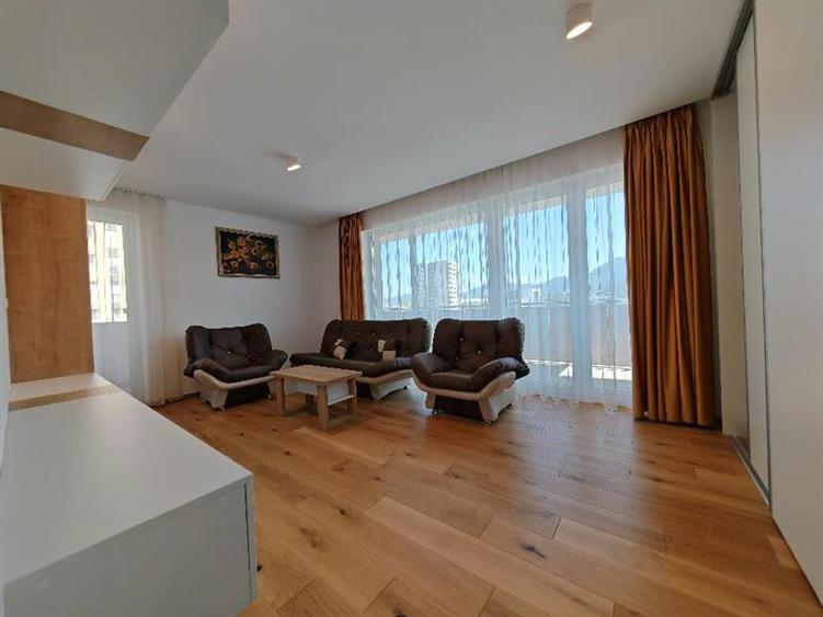 Apartament cu 3 camere decomandat, mobilat în Astra
